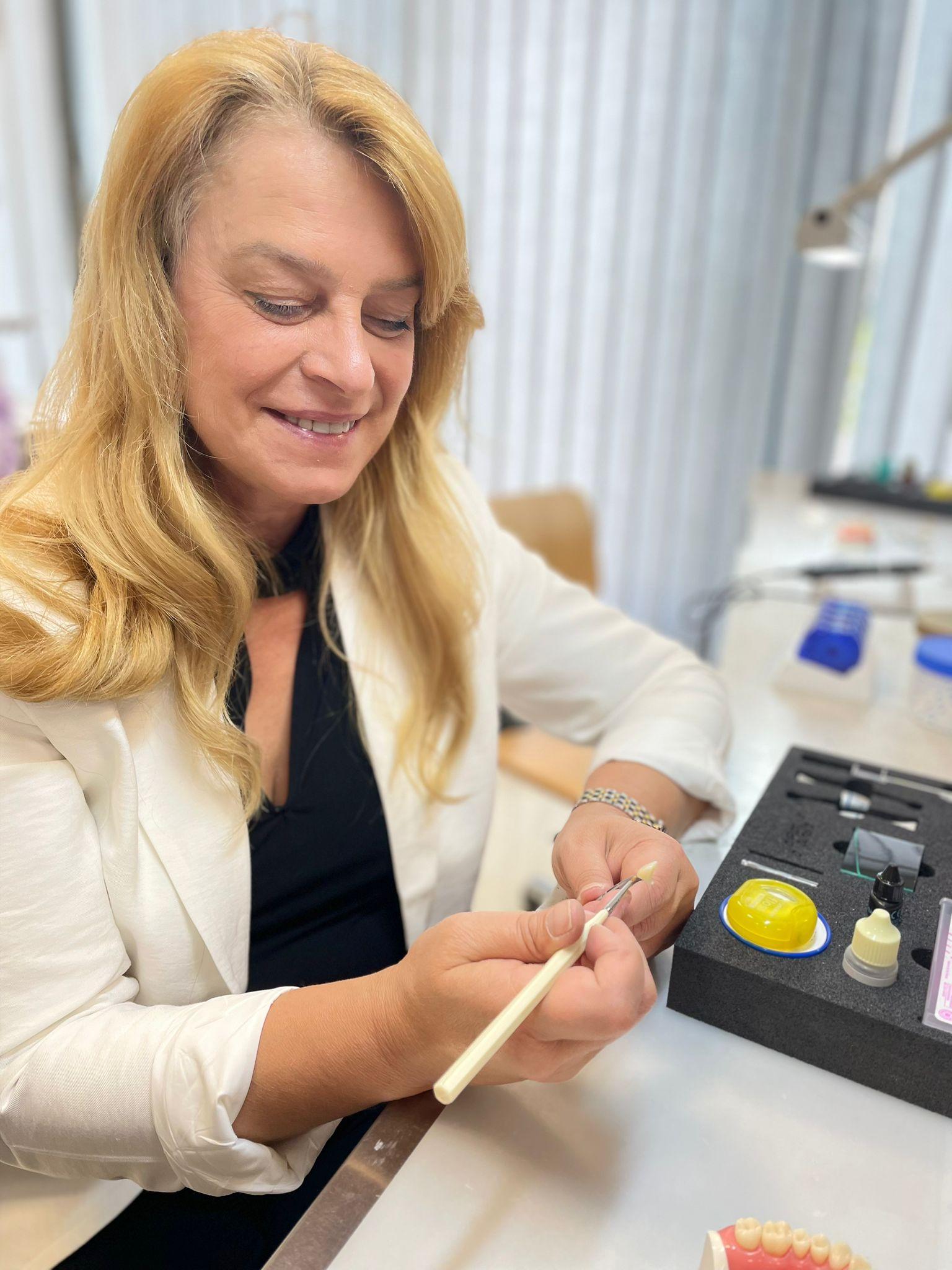 Women experts in dentistry explore the potential of Initial LiSi Block