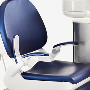 アームレスト（跳ね上げ式）