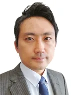 安達 隆帆 先生