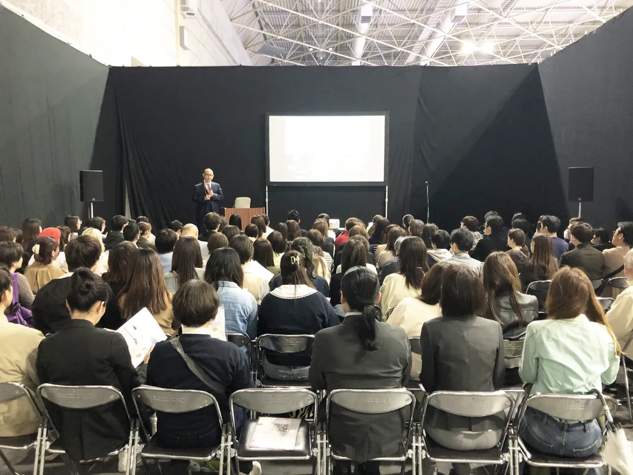 須崎先生ご講演の様子