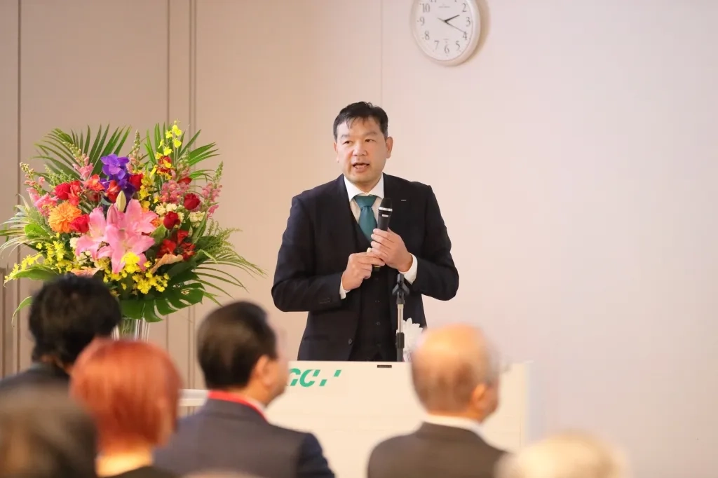 代表取締役副社長兼 COO 篠﨑 裕